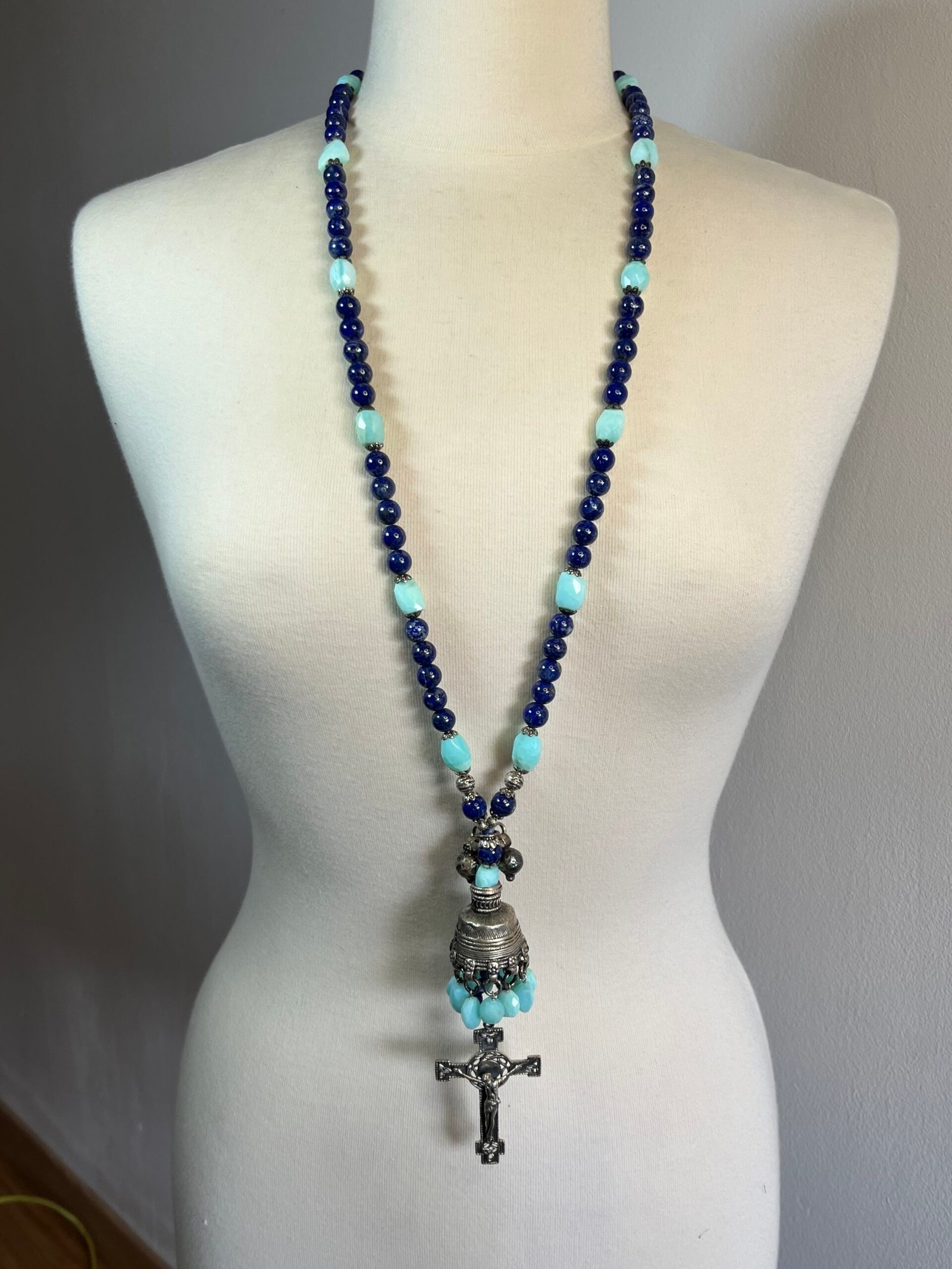 Collier en lapis-lazuli et larimar – vue 2