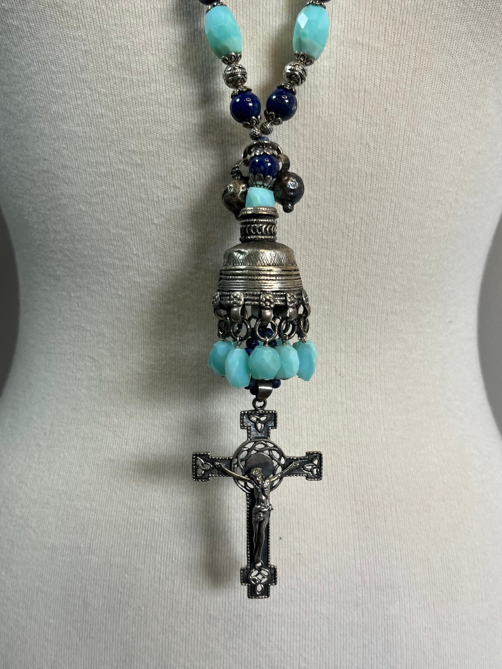 Collier en lapis-lazuli et larimar – vue 4