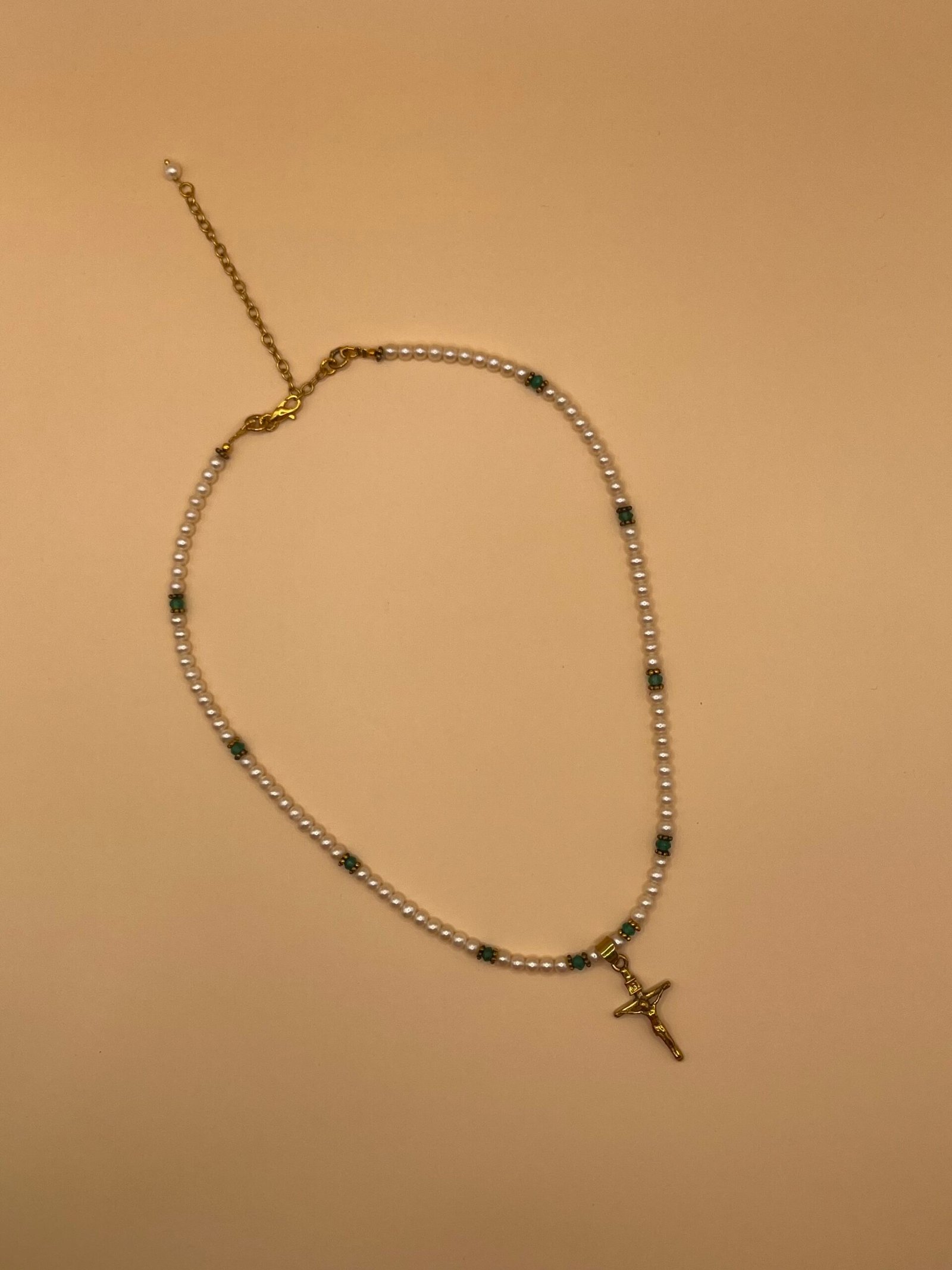 Tour de cou en aventurine, croix du Christ – vue 3