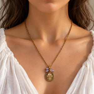 Collier en améthyste, médaille de saint Benoît