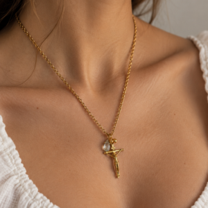 Collier en aigue-marine, croix du Christ